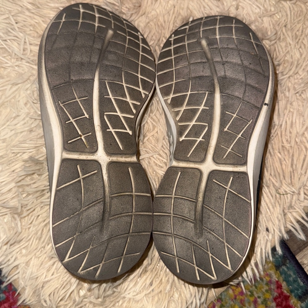 OOFOS OOmg EeZee Low Recovery Shoes - 7 - Picture 4 of 5